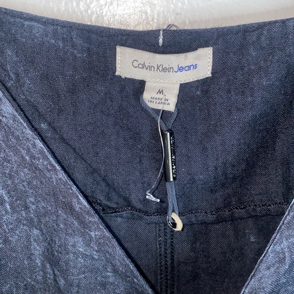 🎱Calvin Klein Jeans textured top with adjustable straps! - Picture 7 of 7